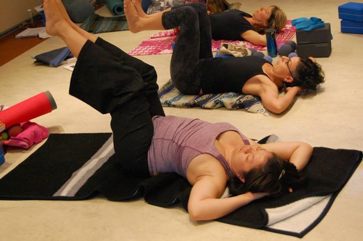 Cours de Yoga Tune Up , loisirs saint sacrement, yoga Québec , yogami, yoga-balles